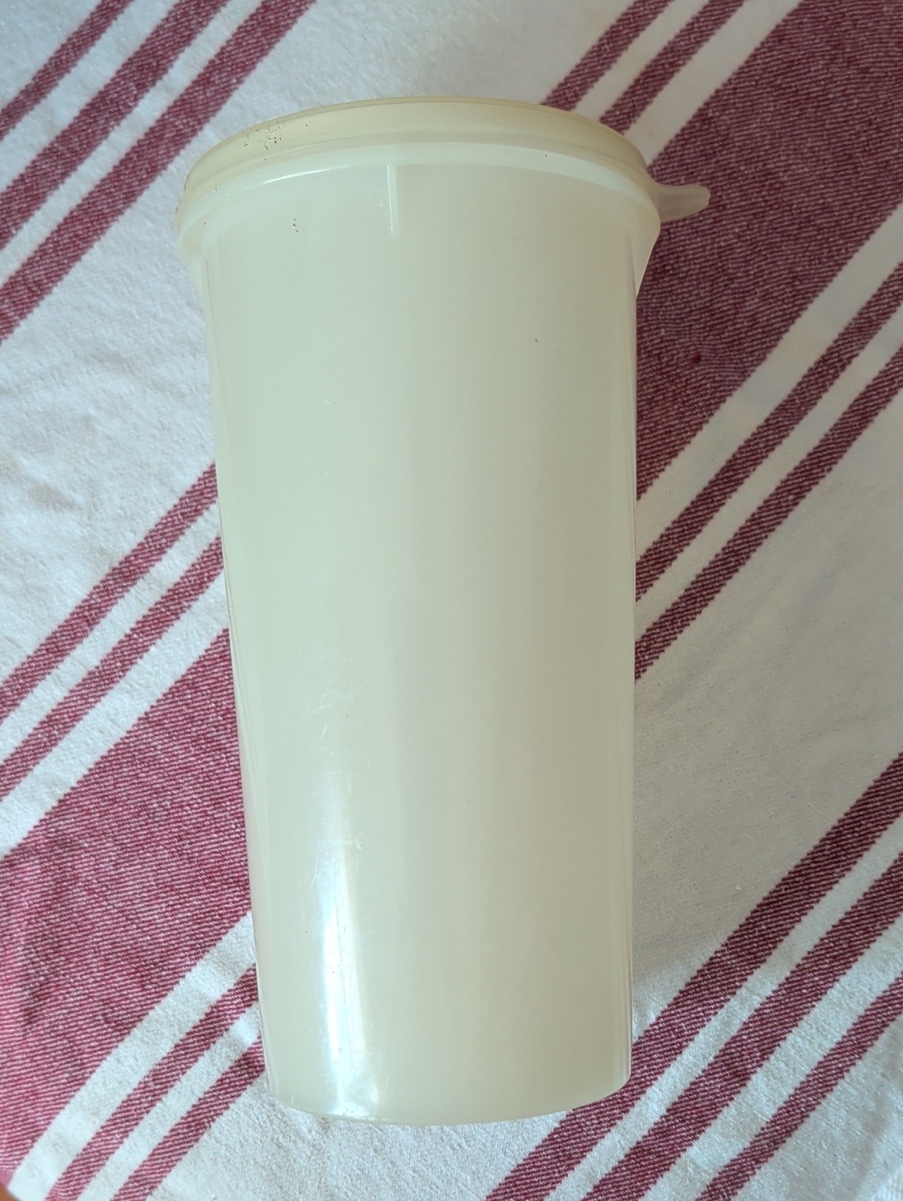 Vintage Tupperware Juice Storage Canister with Pour Spout Lid 70s